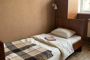 Хостел Yurus. Место в общем 4-местном номере  5