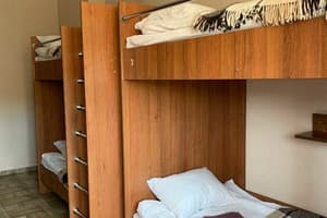 Хостел Yurus. Место в общем 6-местном номере  1