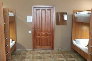 Хостел Yurus. Место в общем 6-местном номере  5