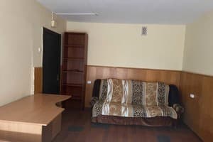 Хостел Затишок Кроне. Эконом трехместный с раздельными кроватями 1