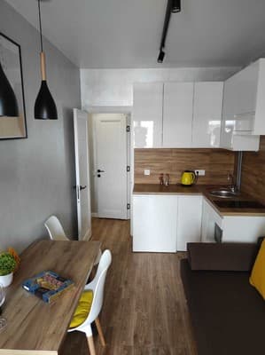 Зелена в новобудові, велика 6