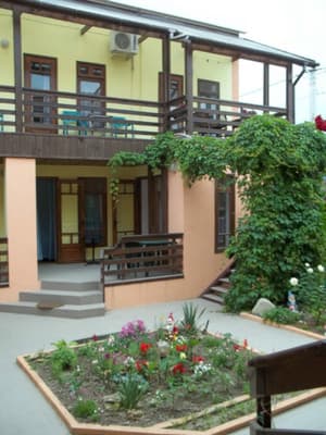 Зеленый дворик 1