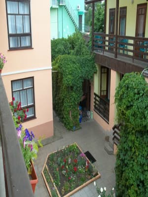 Зеленый дворик 13