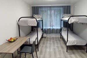 Хостел єЖилье Щекавица. Место в женском 4-местном номере  1