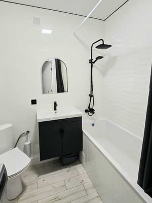 на Миколаївській 1