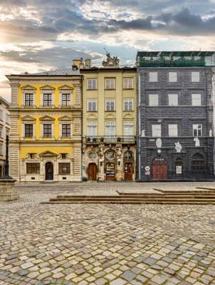 на Площади Рынок 3 1