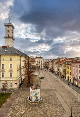 на Площади Рынок 3 10