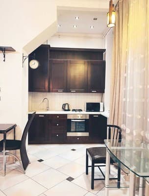 по ул. Площадь Григоренко 4/16-2 3