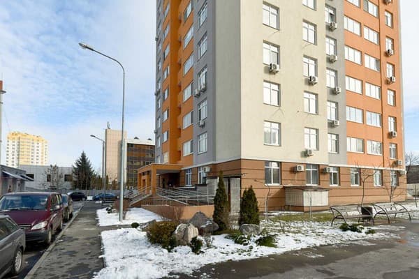 трехкомнатная на проспекте  Любомира Гузара, 46Б 25