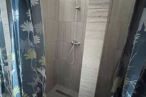 Хостел uaHOSTEL. Место в женском трехместном номере  4