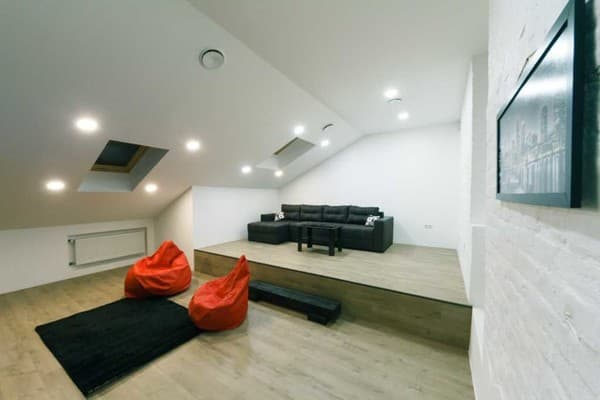 в центре города, по ул. Михайловская 16 15