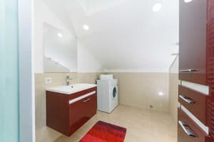 Квартира в центре города, по ул. Михайловская 16. Апартаменты 12-местный двухуровневые 25