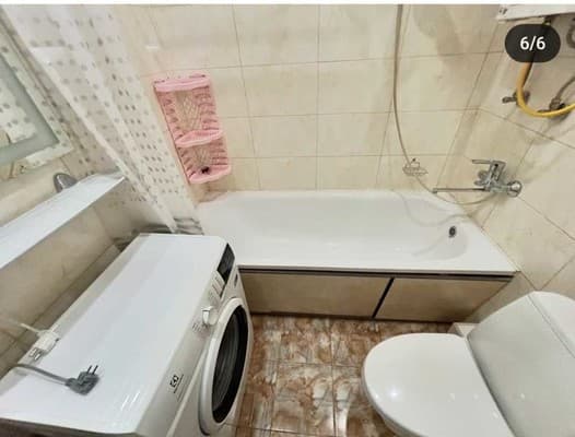 в центре, возле Медицинского университета 5